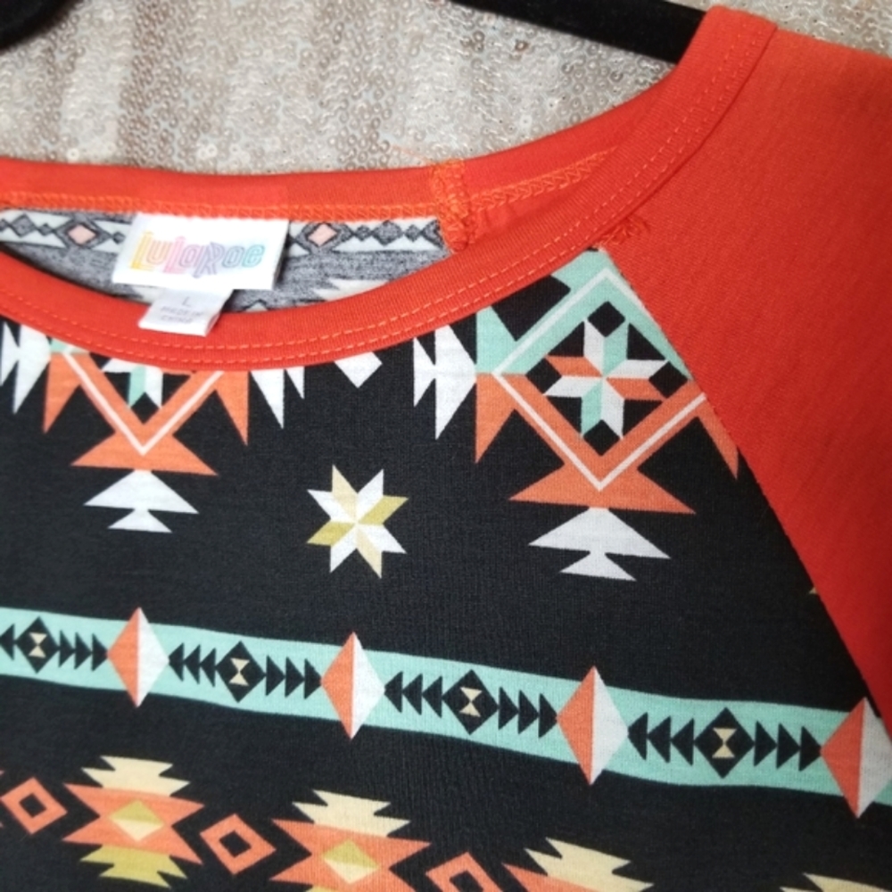 LuLaRoe BNWT L Randy tee - orange Aztec - Picture 4 of 8